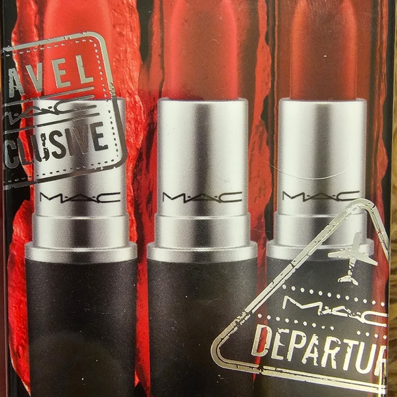 MAC Full size 💄 Travel Exclusive Lipstick …Dangerous Reds full size NIB